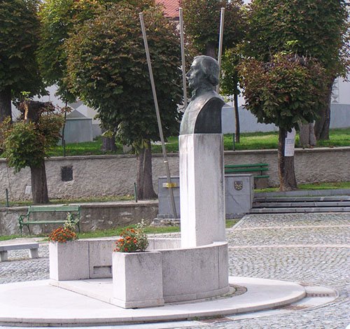Trg Antuna Mihanovića