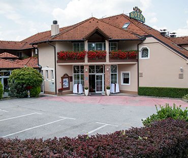 Hotel & Restaurant Se-Mi